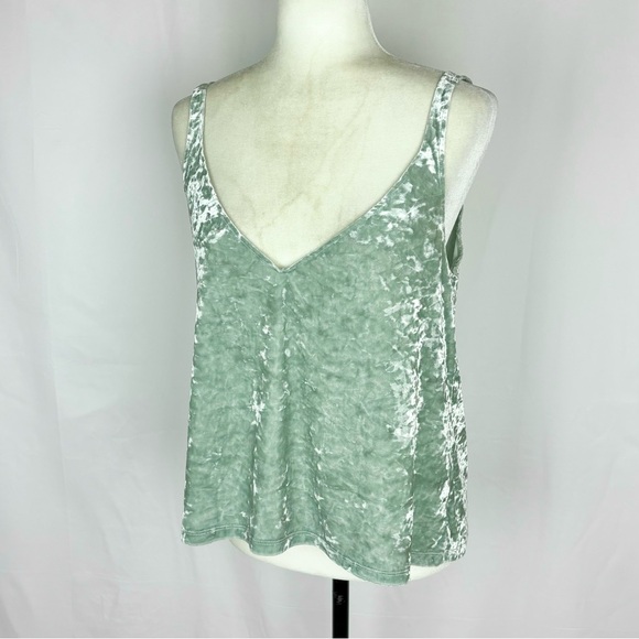 H&M green velvet camisole - Picture 2 of 6